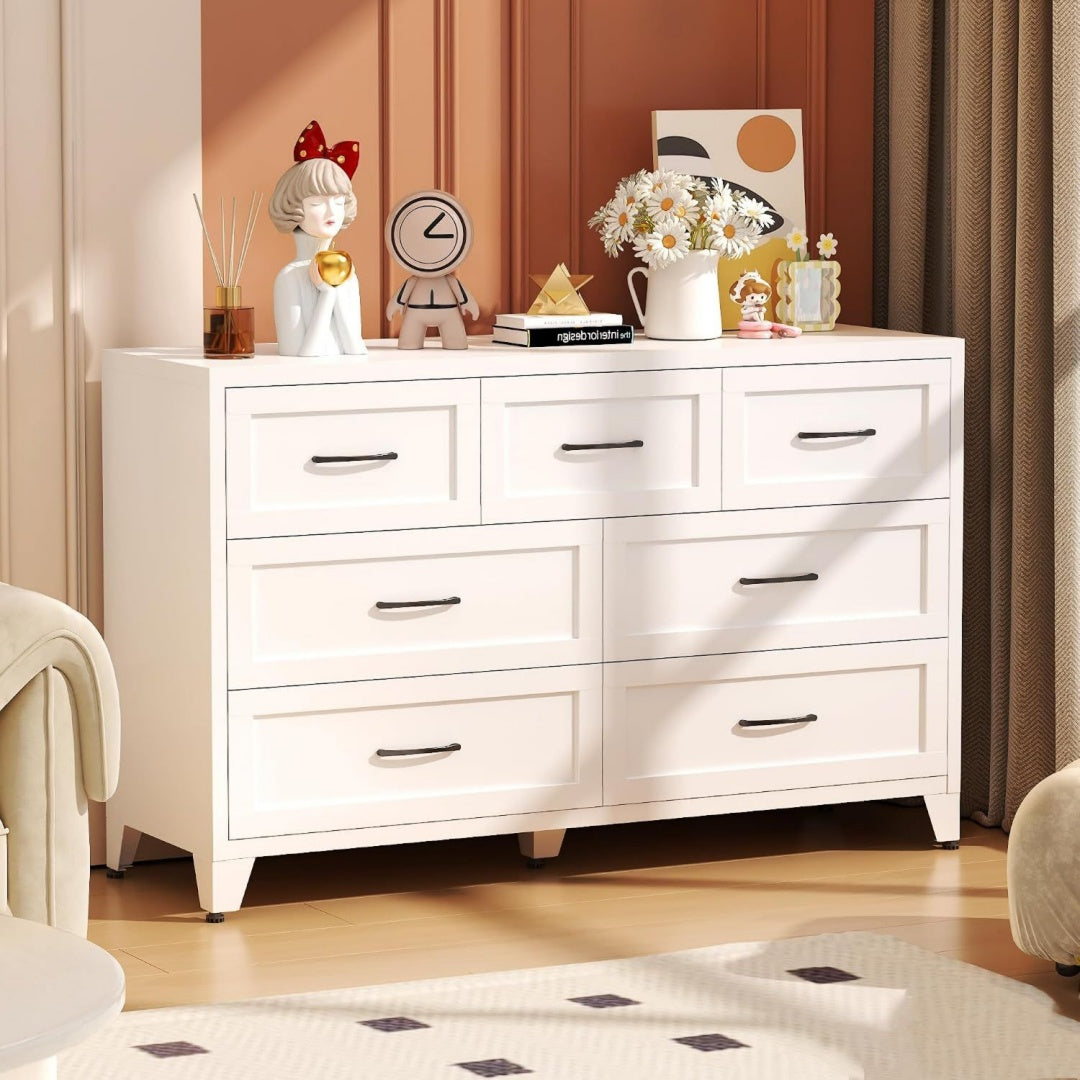 Sideboard verbindet 7 Schubladen und Metallgriffe
