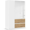 Schubladen und grifflose Fronten an dem Kleiderschrank