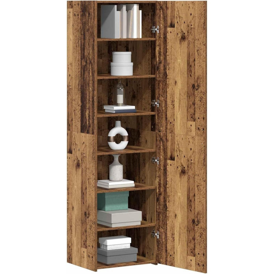 Der Hochschrank nimmt mit 50 x 42.5 x 185 cm Gestalt an