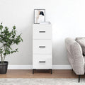 Schubladen an dem Sideboard aus Samt und Metall