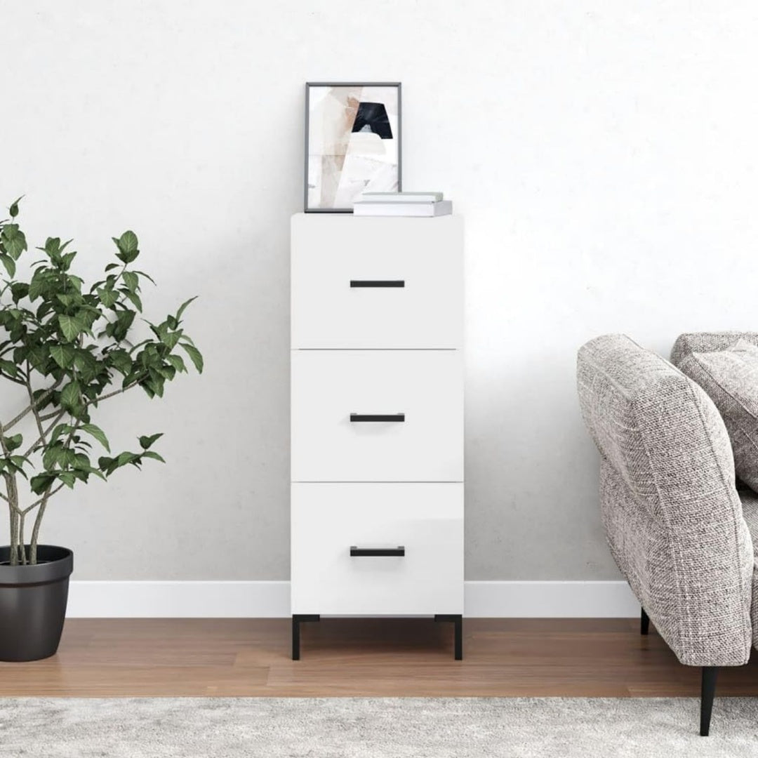 Schubladen an dem Sideboard aus Samt und Metall