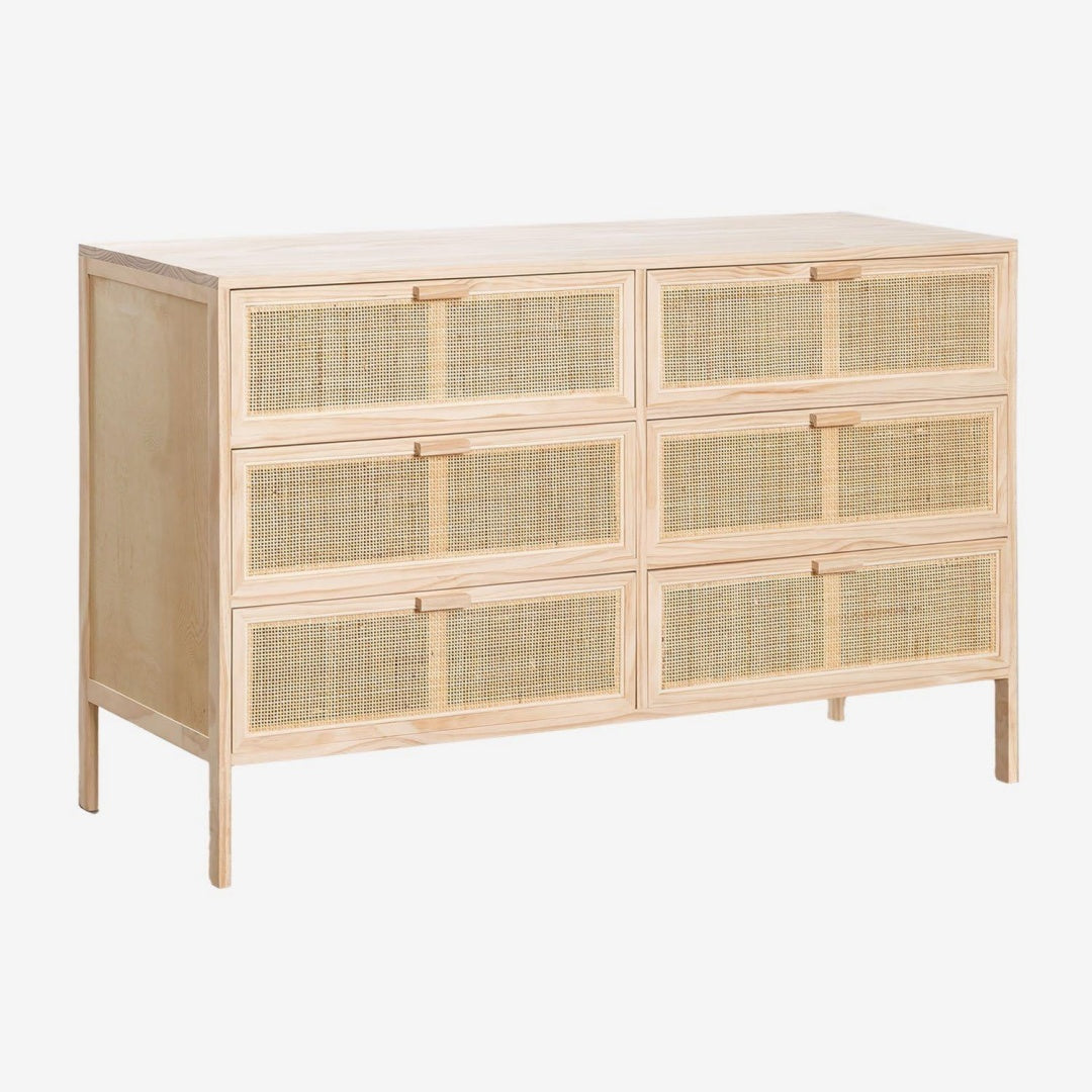 Flechtoptik praegt das Sideboard in Naturbraun